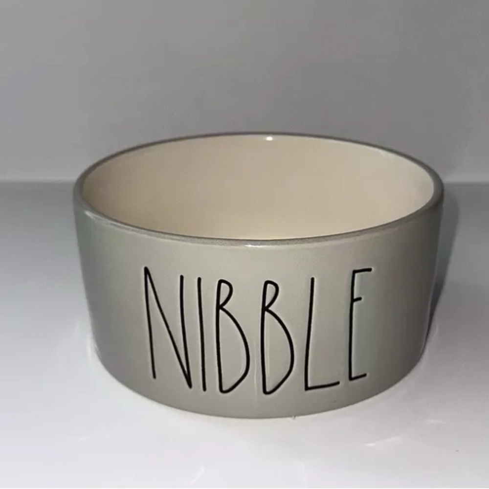 Rae Dunn Dog/Cat Pet Water and Food Bowls ''Nibble'' 6" bowl
